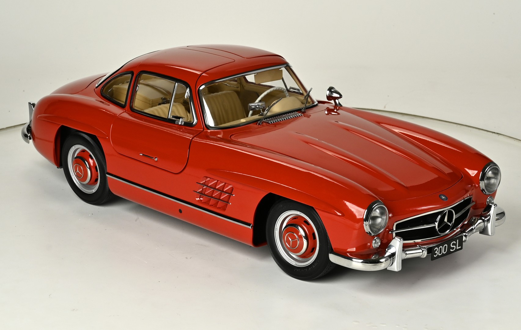 IXO 1/8 MERCEDES 300SL Red Diecast Kit